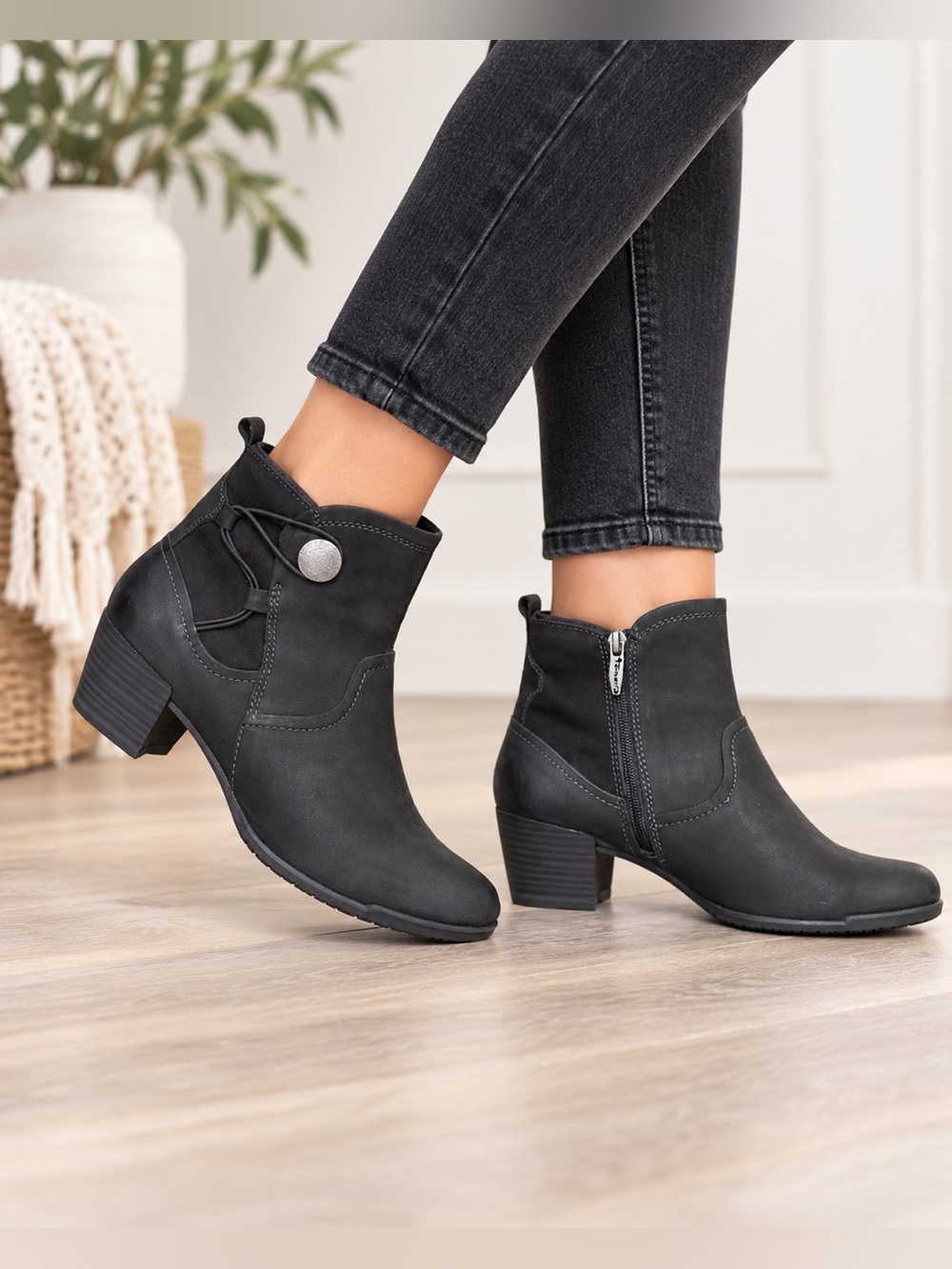 Tamaris Black Leather Ankle Boots Block Heel Side Zip EU 39 - Picture 1 of 11